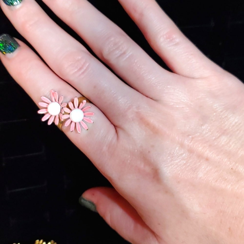 🔸️5/$25🔸️Vintage Flower Cocktail Ring